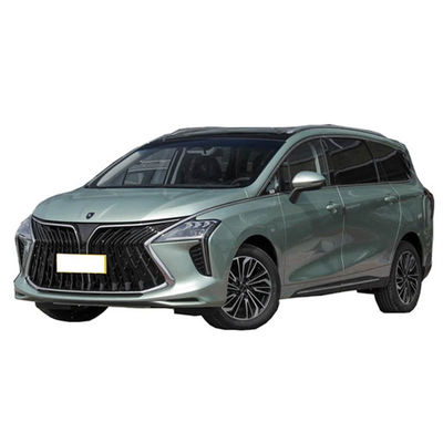 Dobra cena. Najnowszy MPV z silnikiem i akumulatorem M4 HEV z opcjami personalizacji od wiodącego dostawcy w Internecie