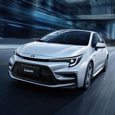 Dobra cena. Toyota 2023 Levin 1.2 Corolla z automatyczną skrzynką biegów Lewe kierownictwo Kamera tylna Tkaninowe fotele Napęd paliwowy w Internecie