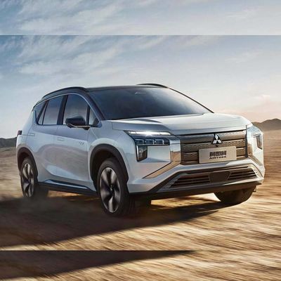 Dobra cena. 520 km zasięgu Mitsubishi AIRTREK Chiński samochód elektryczny 4 Cztery koła Samochód Długość x szerokość x wysokość mm 4630*1920*1728 w Internecie