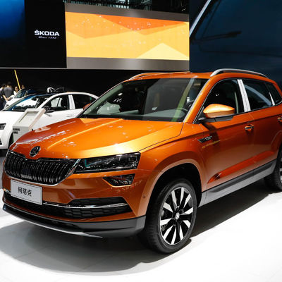 Dobra cena. Kup SKODA KAROQ używane samochody online 2023 Sprzedaż pojazdów na rynku z silnikiem benzynowym i lewym kierownicą w Internecie